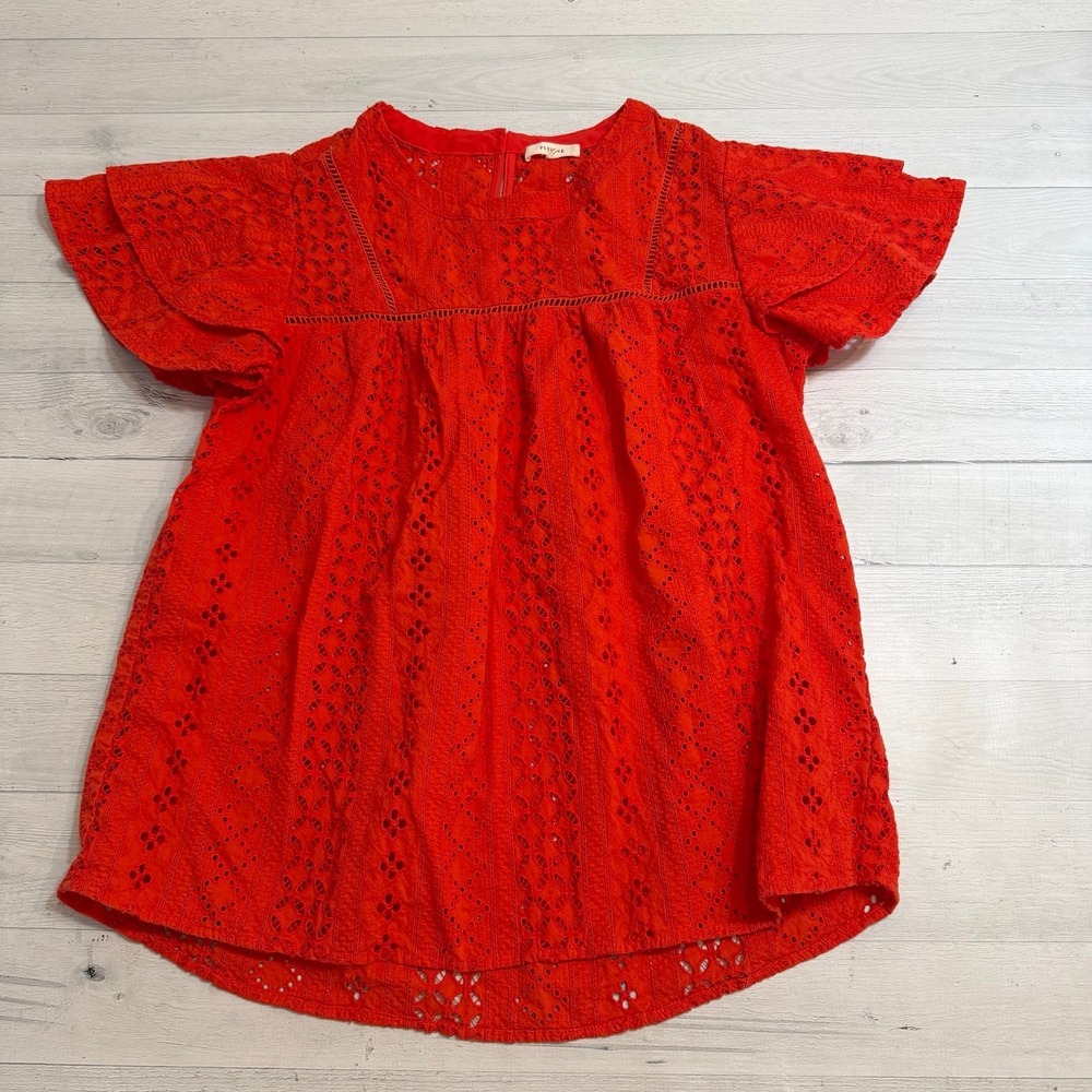 Pleione Flutter Sleeve Eyelet Top Ruffle‎ women's medium